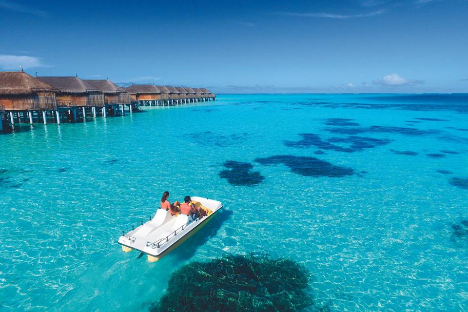 Constance Moofushi, Maldive