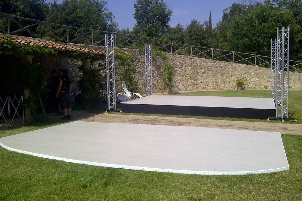 Palco e dancefloor sagomato