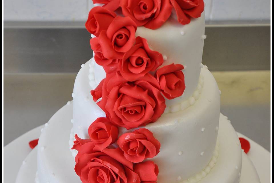 Torta Nuziale Rose rosse