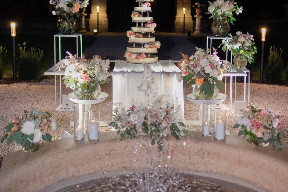 Allestimento torta moderna