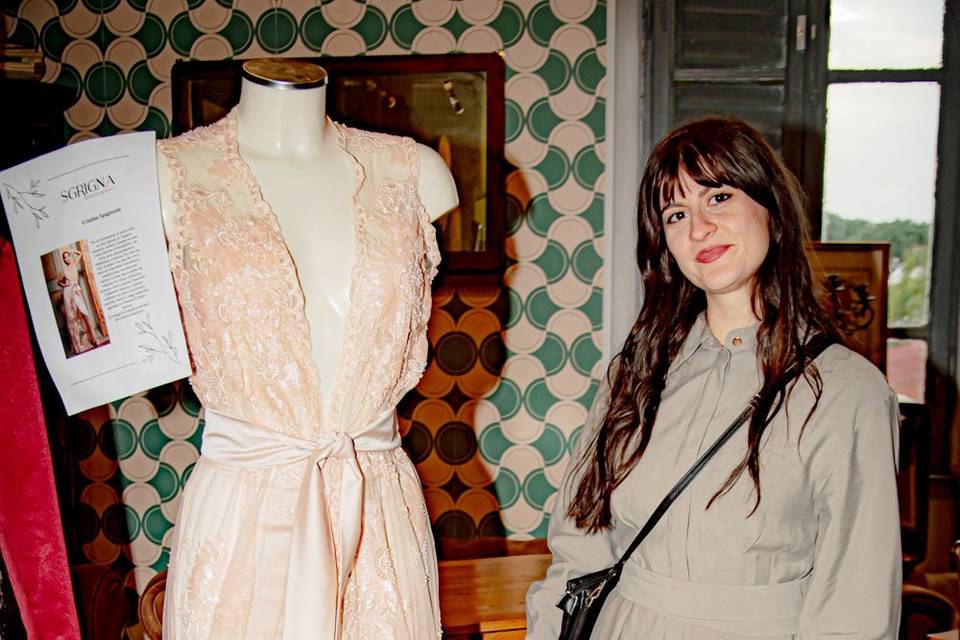 Completo in tulle ricamato