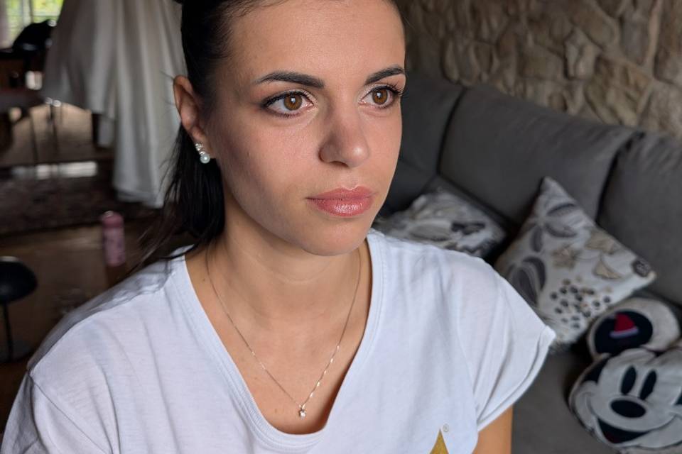 Makeup testimone