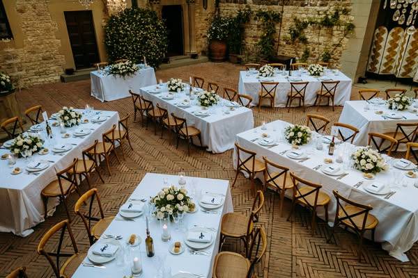 Allestimento tavoli