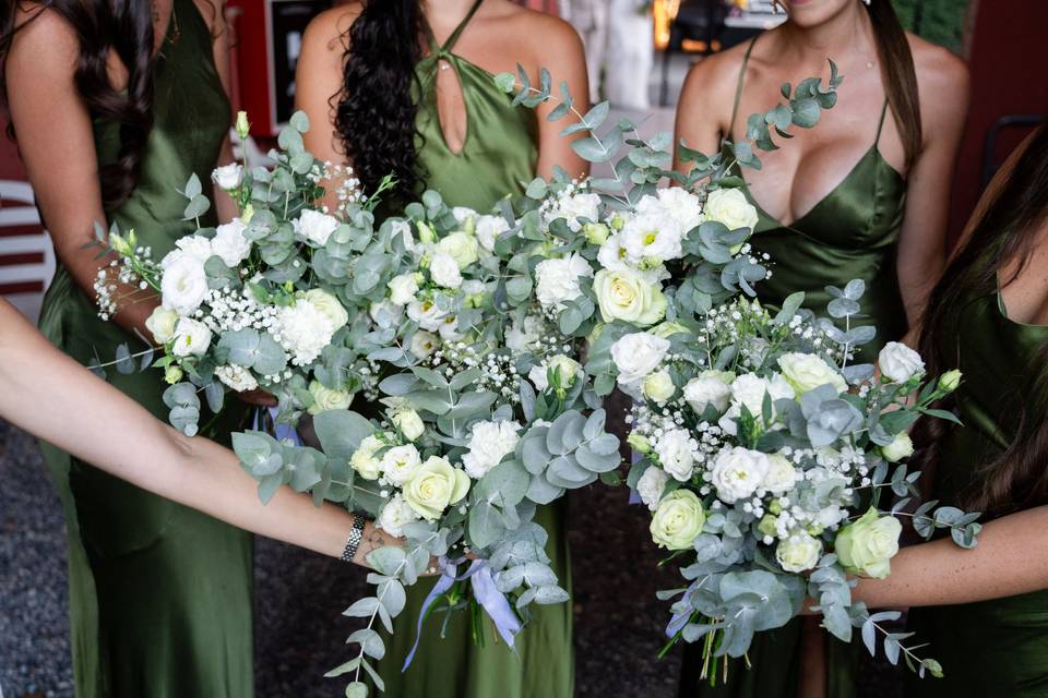 bouquet_testimoni_rose_bianche