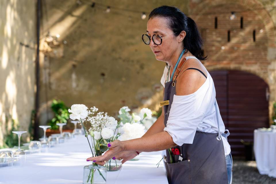 fiorista_allestimento_centro_tavola_bianco