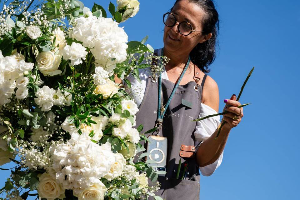 fiorista_allestimento_fiore_bianco