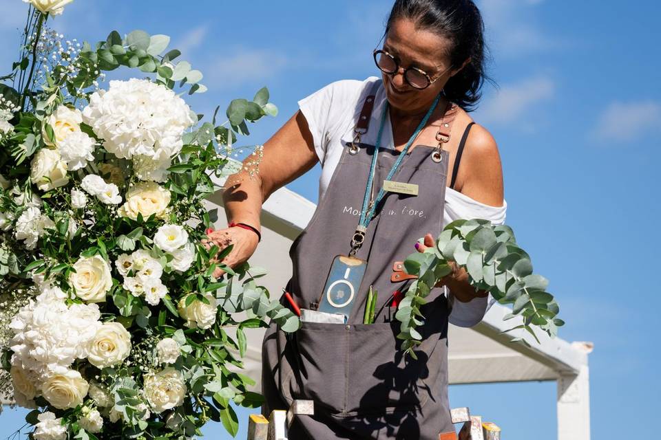 florista_allestimento_fiori_bianchi