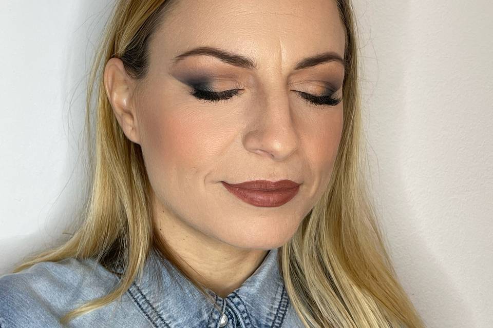 Alice Bosco makeup
