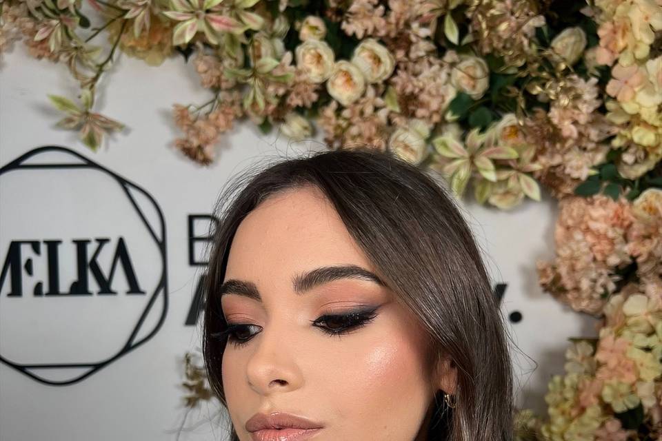 Soft glam bridal look 2