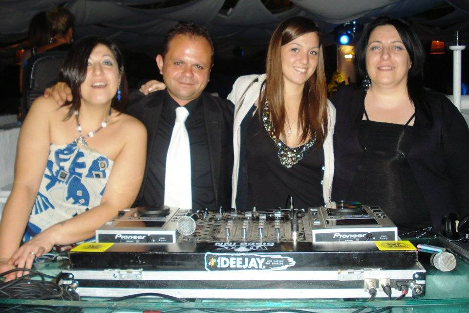 Dj, voce, animatrice