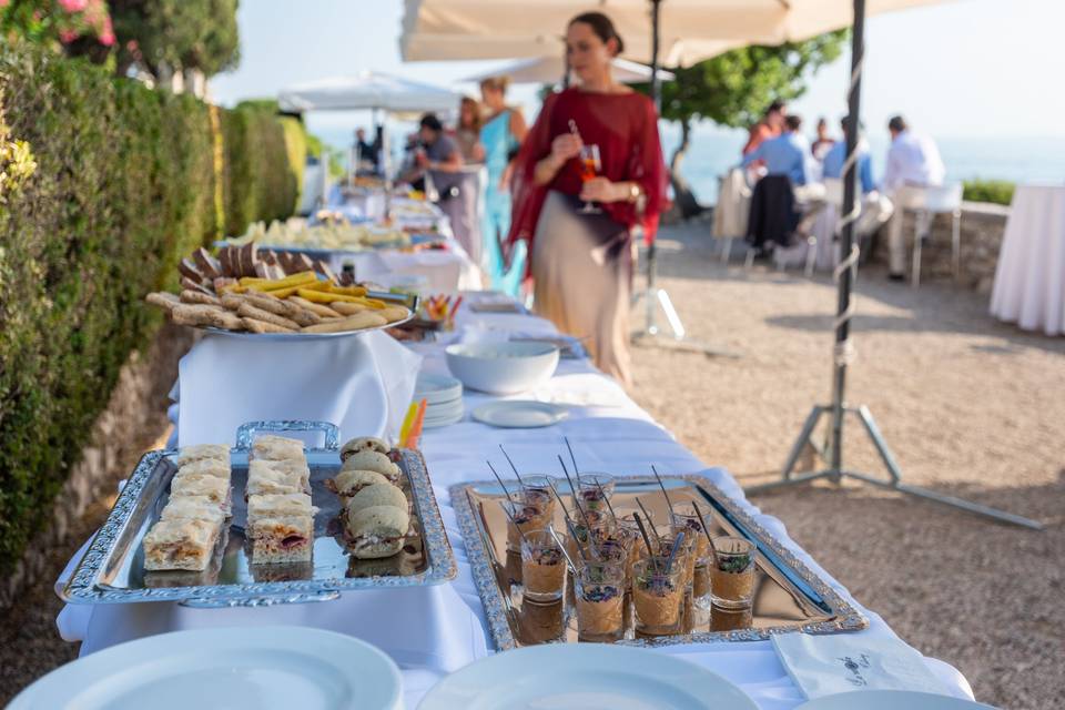 bicchierini salati allineati
