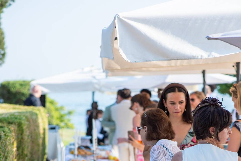 ospiti navata buffet