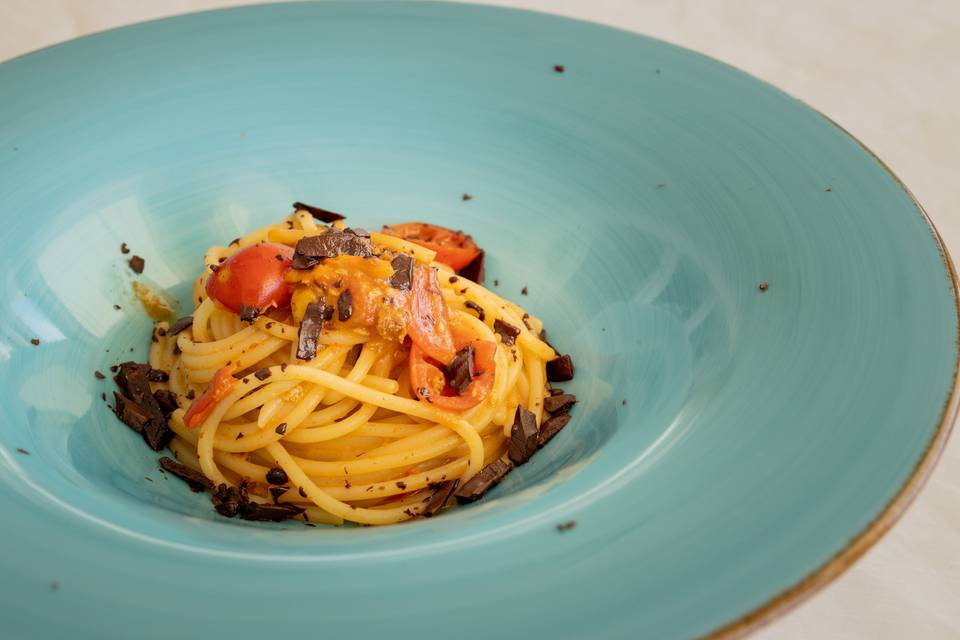 Spaghettone con ricci di mare