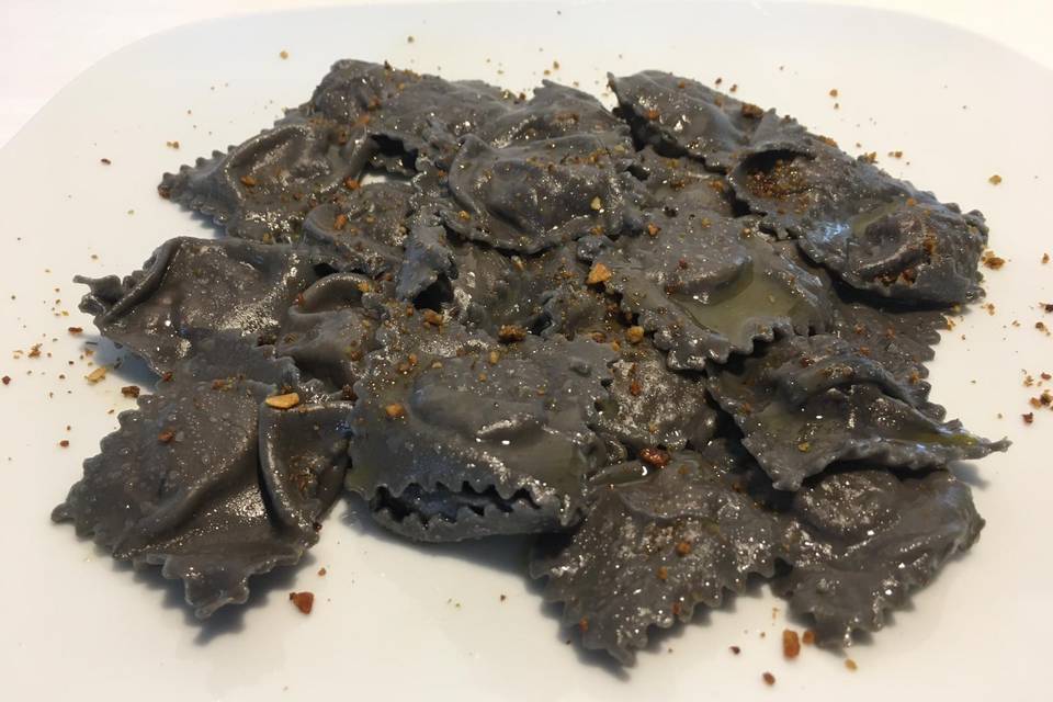 Tortelli al nero e Salmone