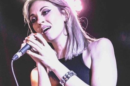 Alessia Brighthly live