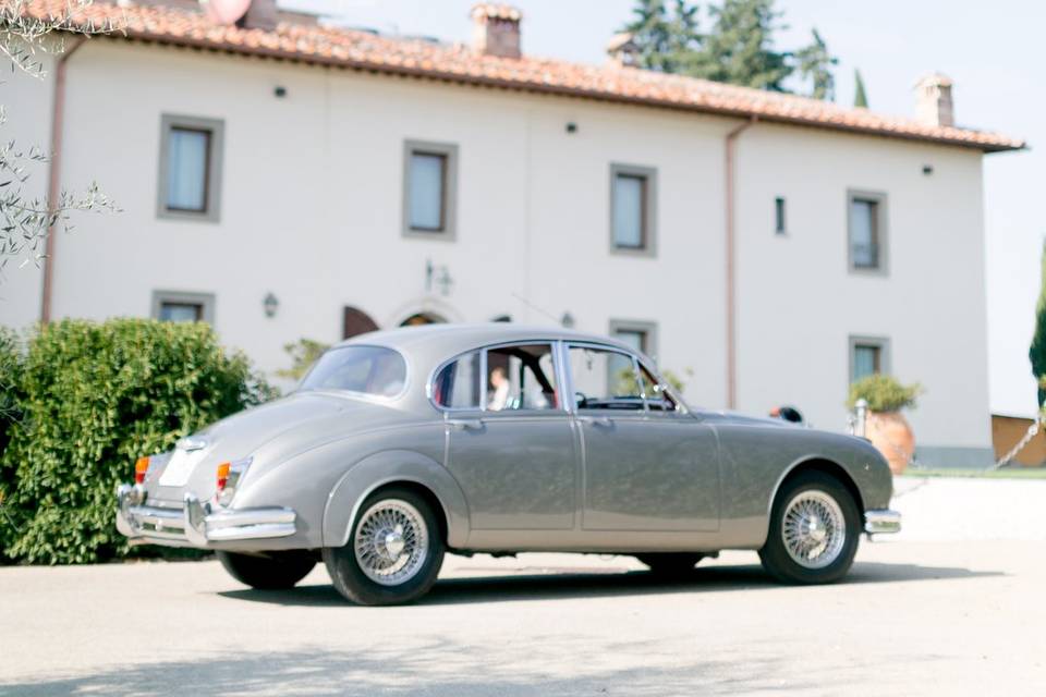 Jaguar MK2 grigio chiaro