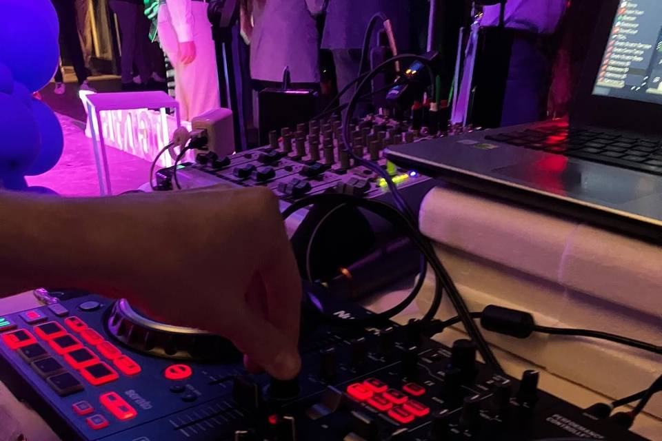 Dj