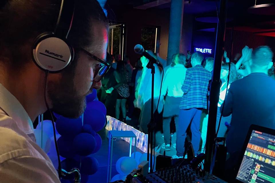 Dj