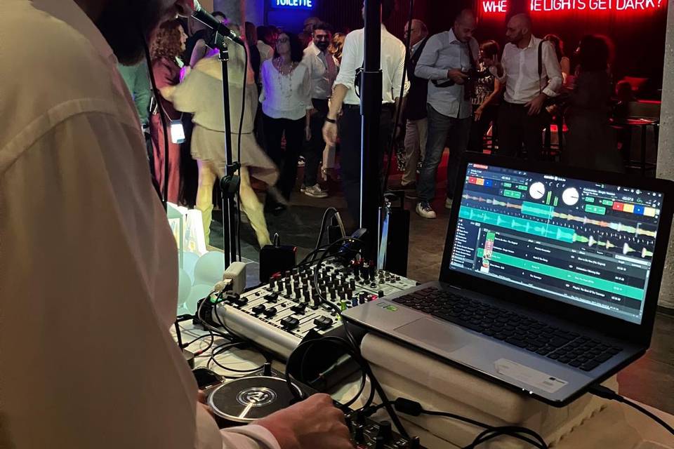 Dj