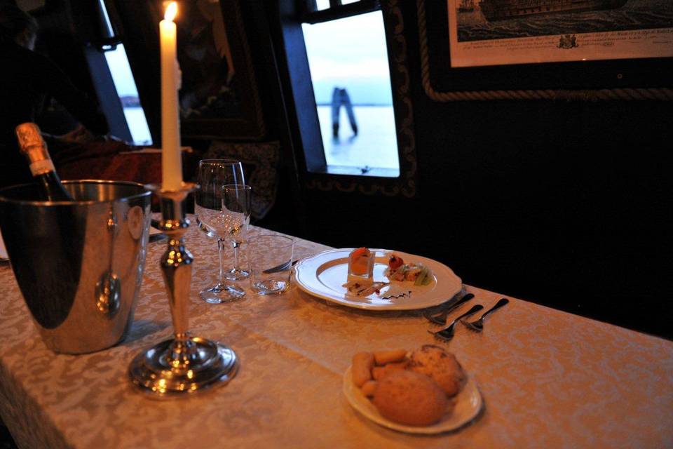 Risotrante a Venezia a bordo