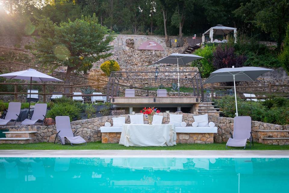 Piscina e terrazzamento