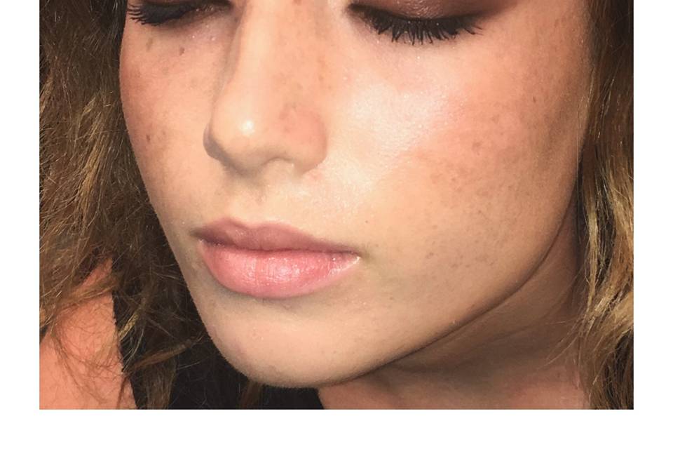 Bronzy smokey eyes