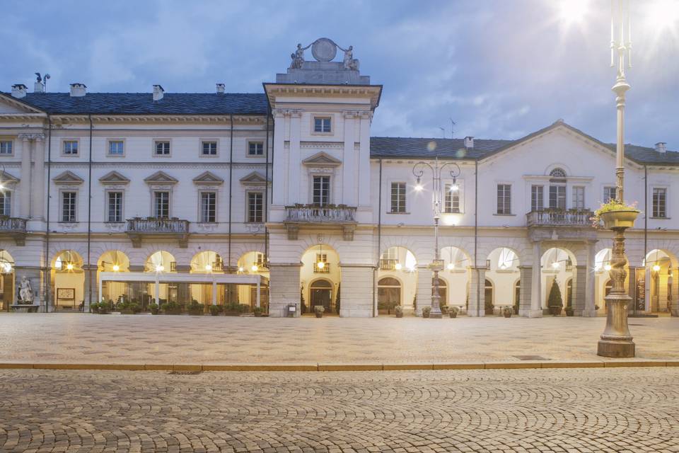 Esterno dalla piazza