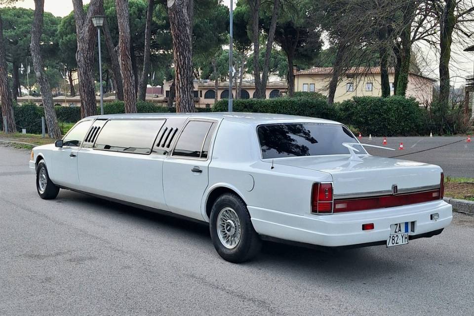 Lincoln Limousine