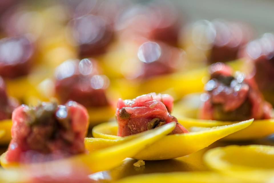 Tartare di manzo su cialda