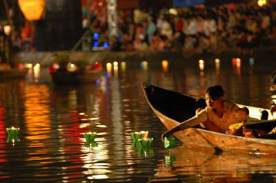 Hoi An paper boat