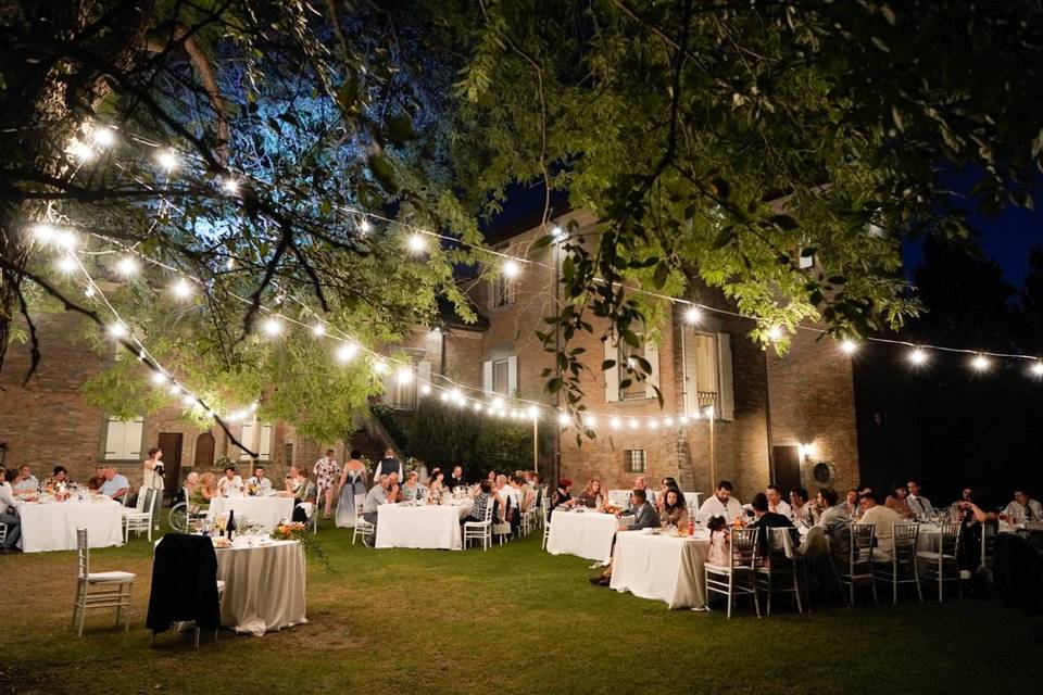 Sala nel parco con cielo stell