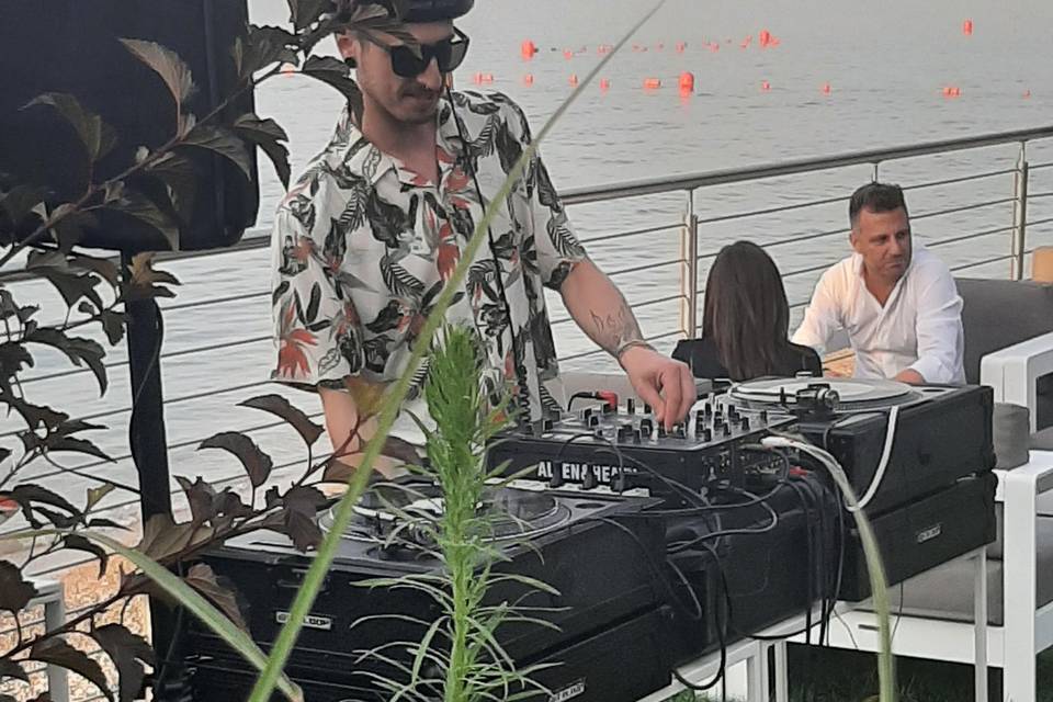 Dj set on lake