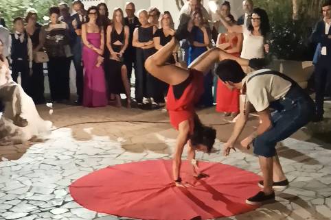 Equilibristi