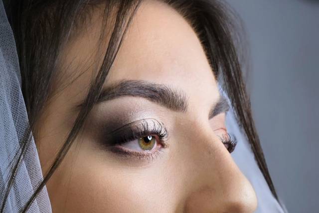 Desireefuriamua microblading
