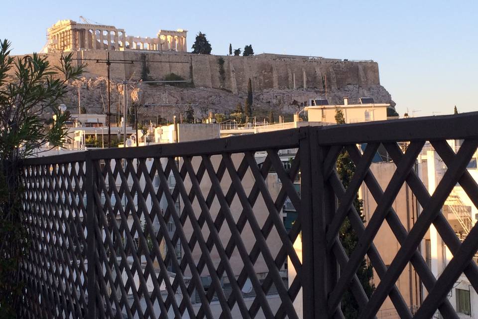 Terrazza con vista ad Atene !