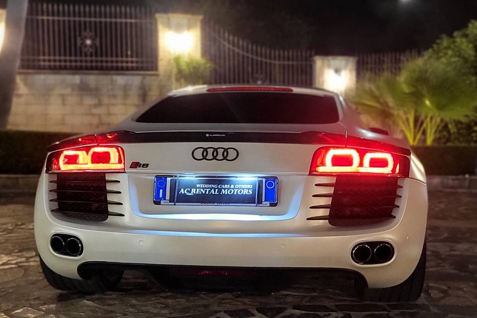 Supercar R8