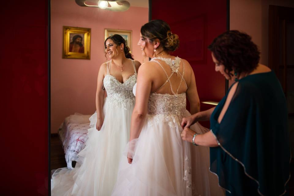 Sposa preparazione abito