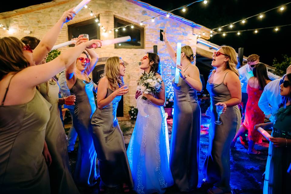 Bride's friends, the best