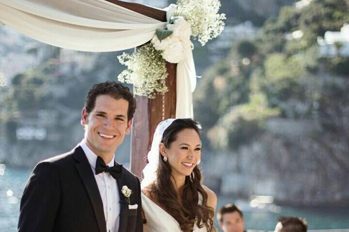 Arco nuziale e bouquet sposa