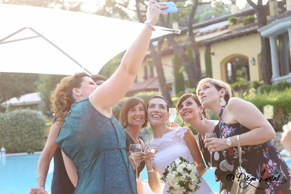 Spontaneità selfie sposa