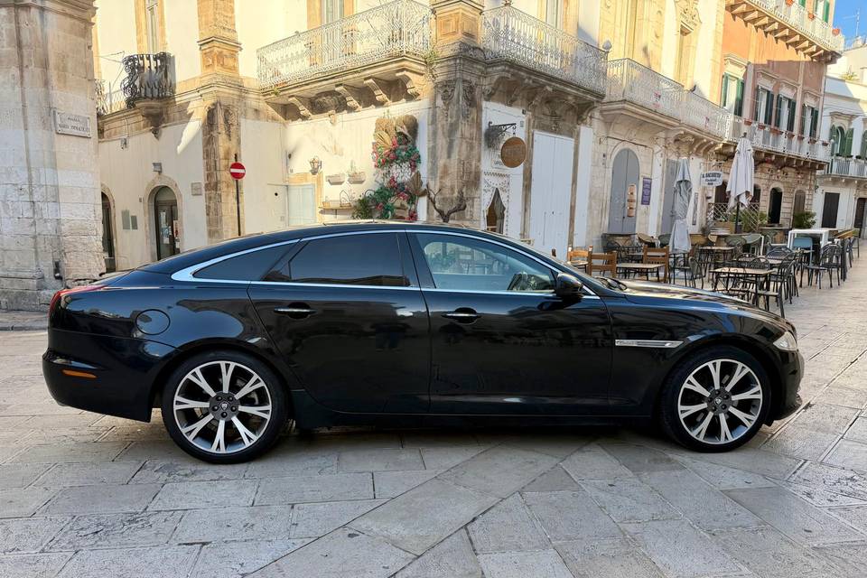 Jaguar XJ