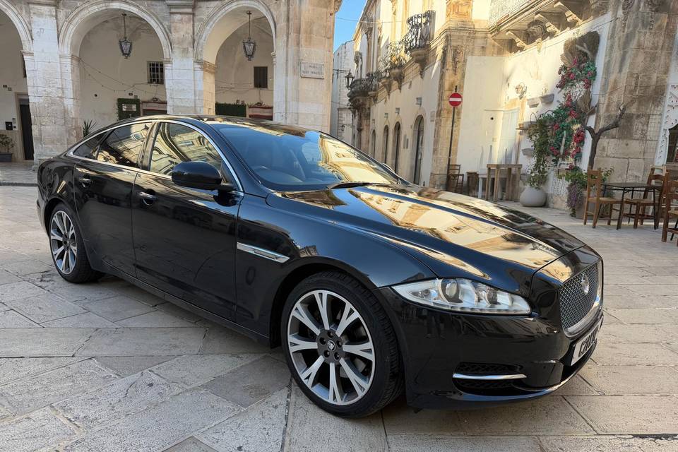 Jaguar XJ