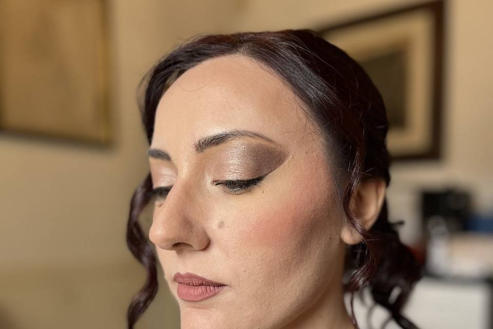Make up 2025