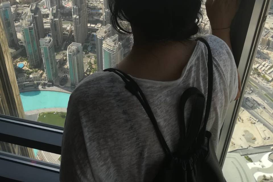 Io... A dubai...