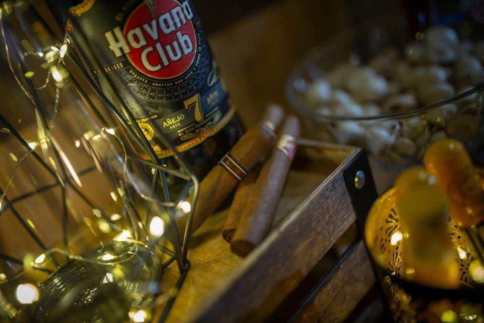 Cigar bar