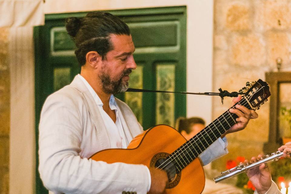 Giutar Bar