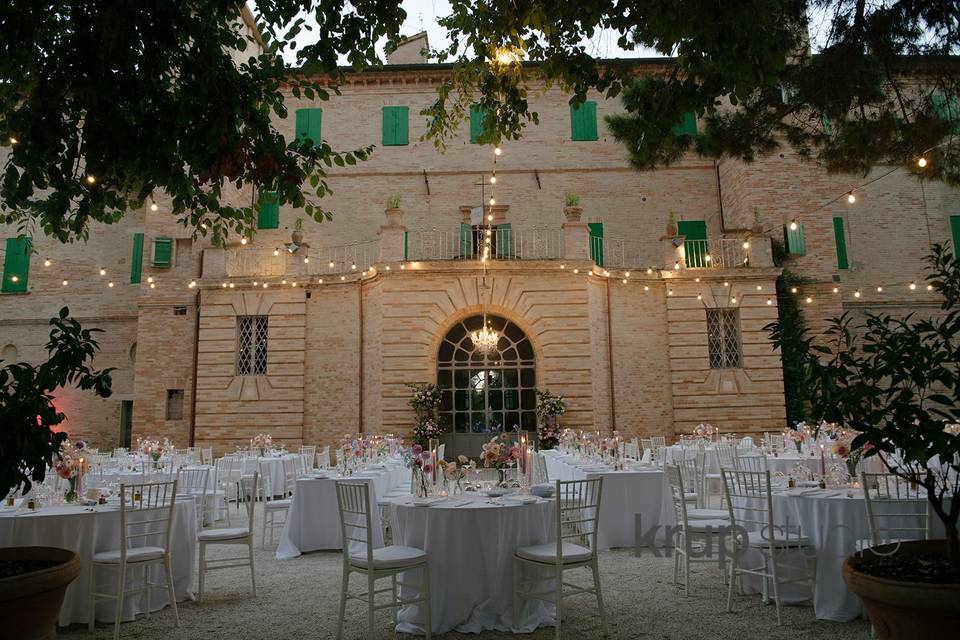 Il cortile del viale