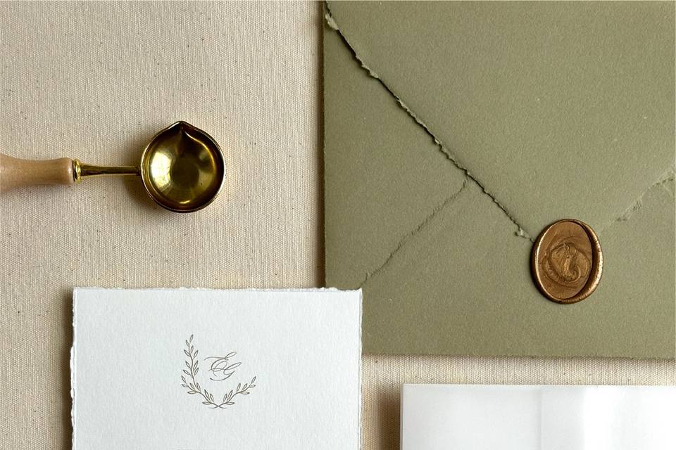 Monogram - Formato Classico
