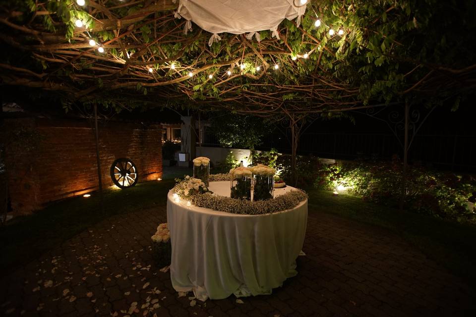 Gazebo di notte taglio torta