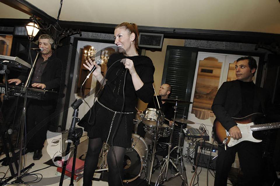 Live band group